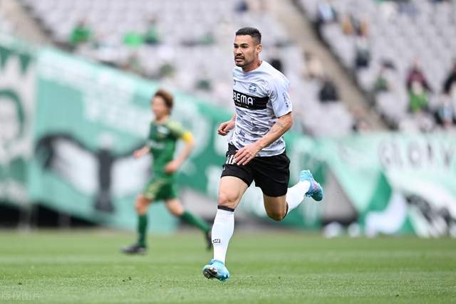 萨林杰33+20+8深圳险胜北控总分1-0 张帆14分